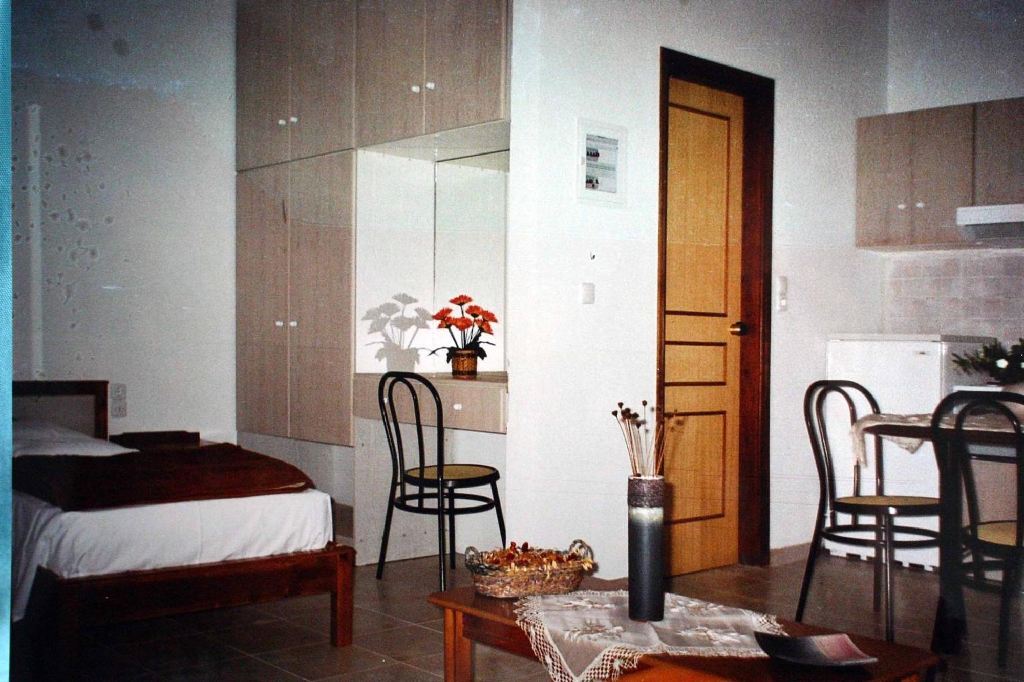 Evilion hotel Stalos Luaran gambar
