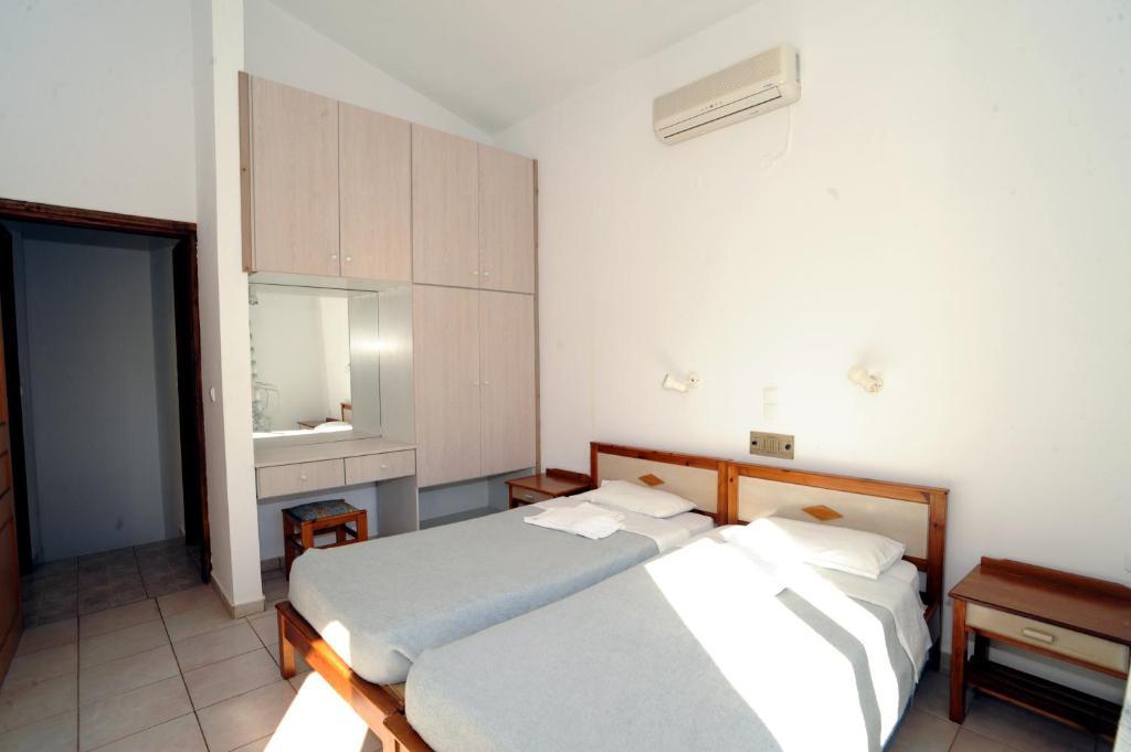 Evilion hotel Stalos Bilik gambar