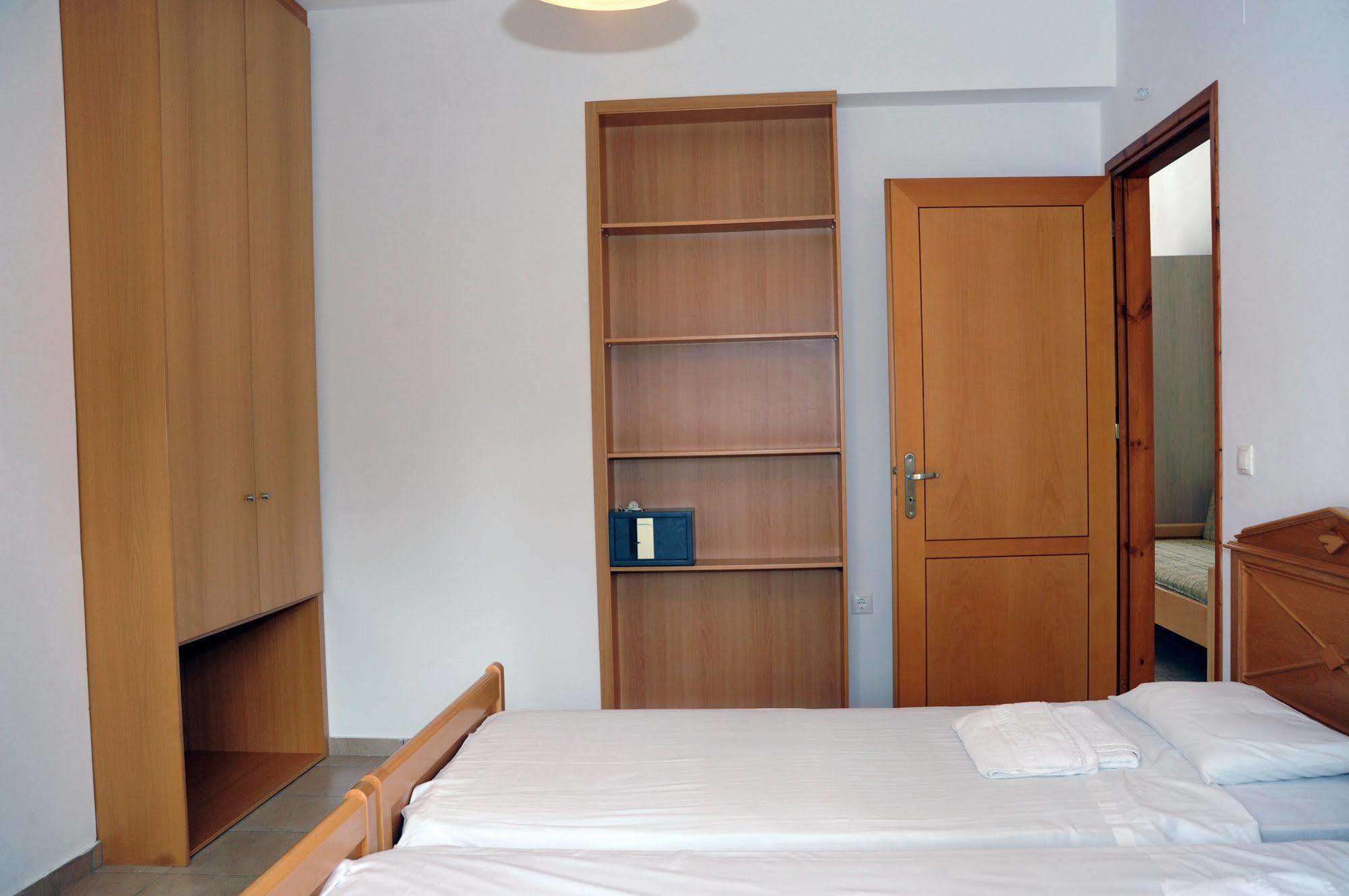 Evilion hotel Stalos Luaran gambar