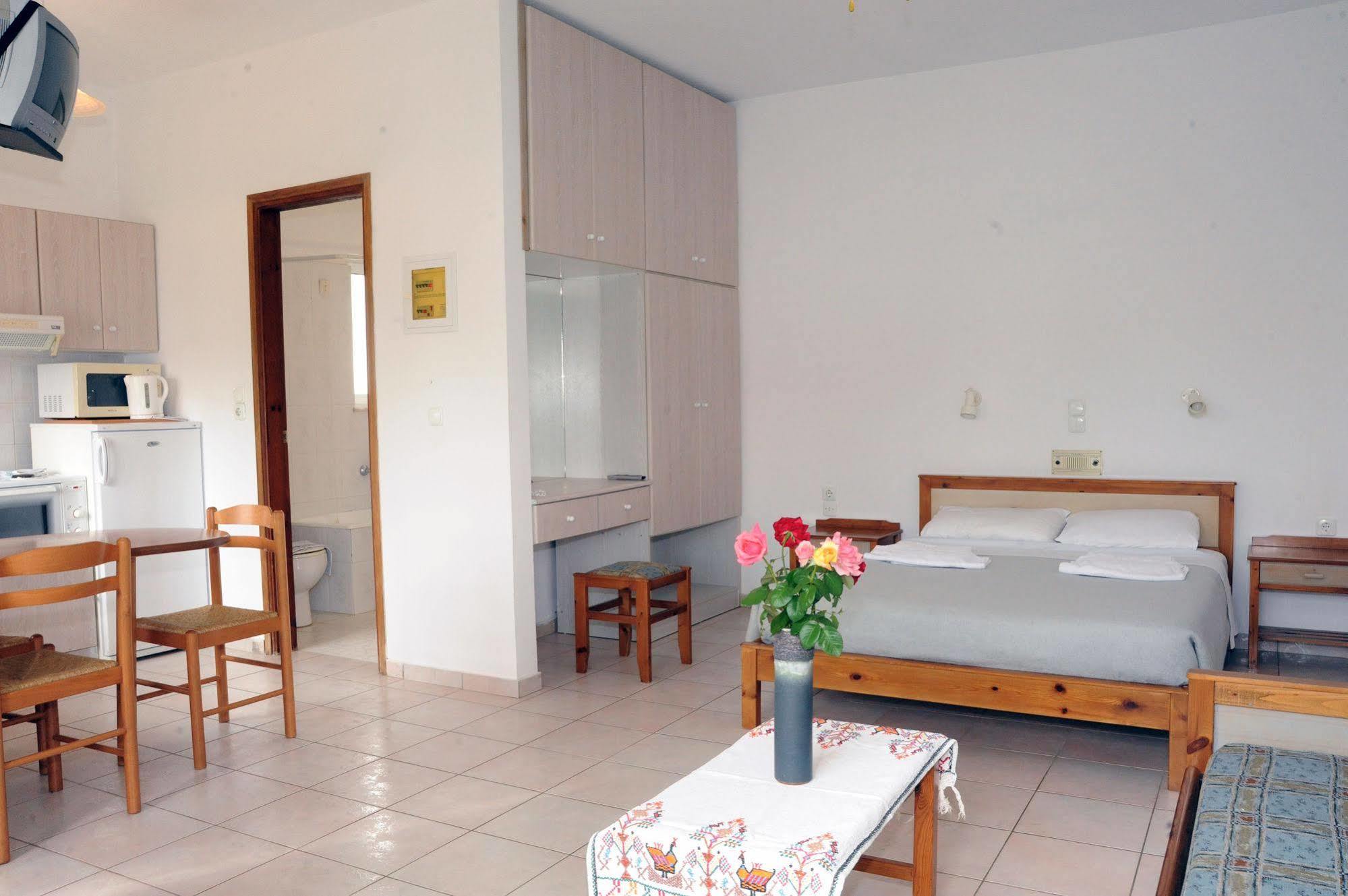 Evilion hotel Stalos Luaran gambar